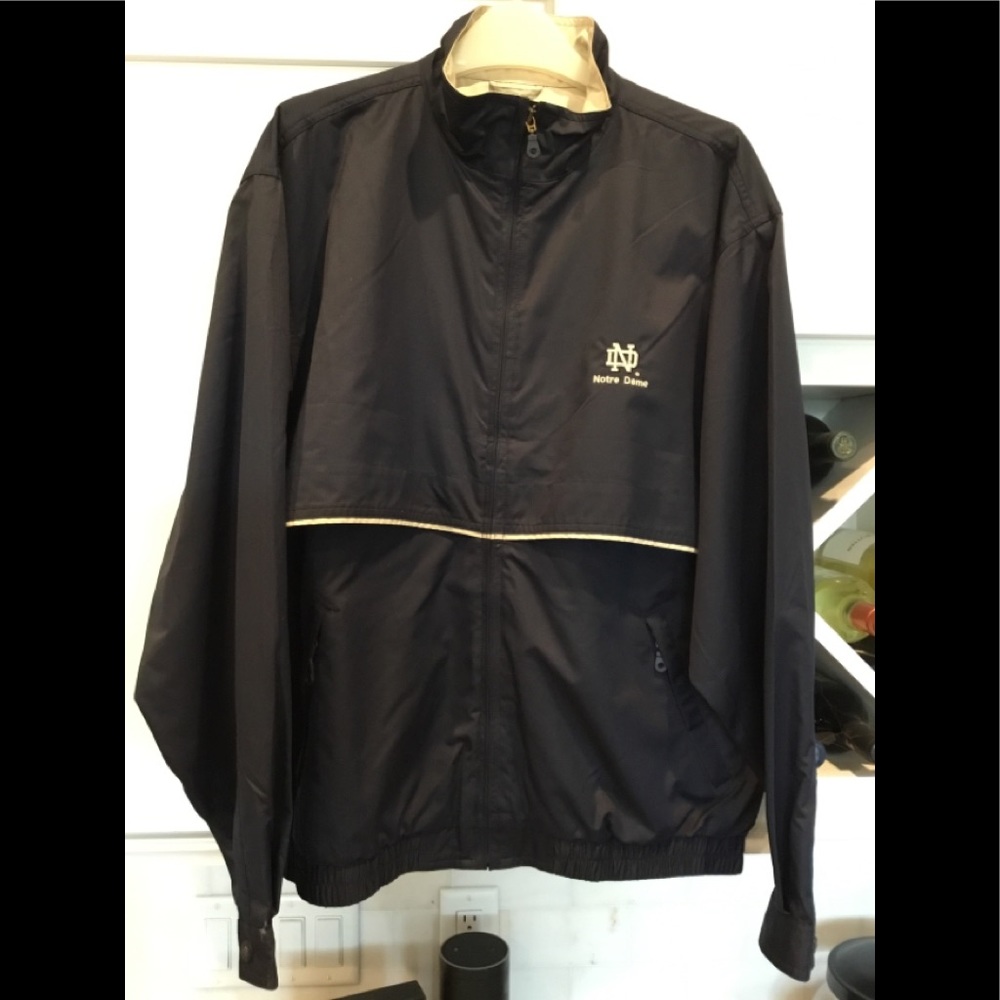 BNWOT. Men’s Notre Dame Cutter & Buck Jacket. (M)